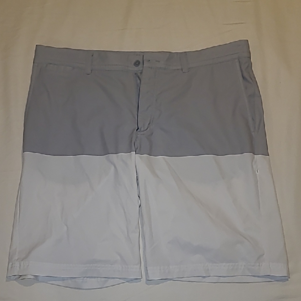 Nike Men's Gray and White Flat Front Shorts